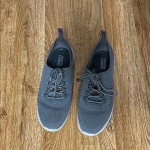 Johnston & Murphy Gray Boy’s Sneakers with Breathable Knit Upper Sz 4.5 M